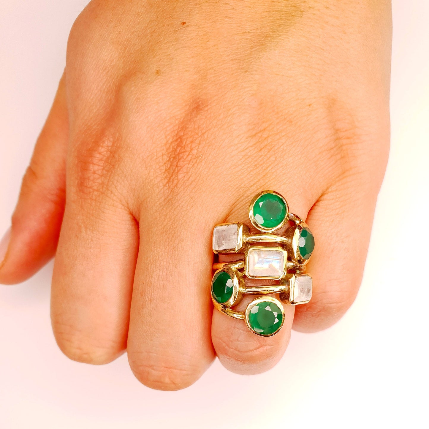 Bague dorée à l'or fin et pierres Onyx et Pierre de lune - Louisa-Marialla-Bijoux
