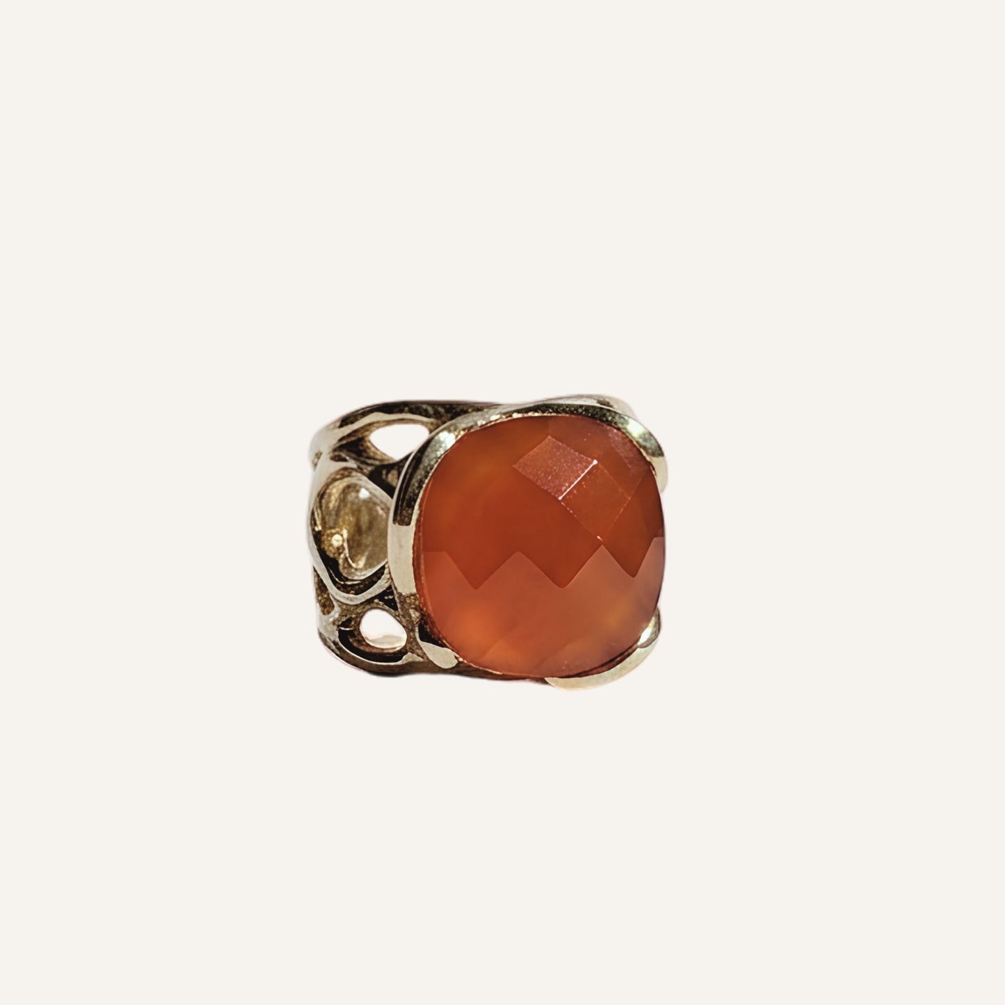 Bague sculpturale en laiton doré avec grosse pierre Cornaline - Big Eye