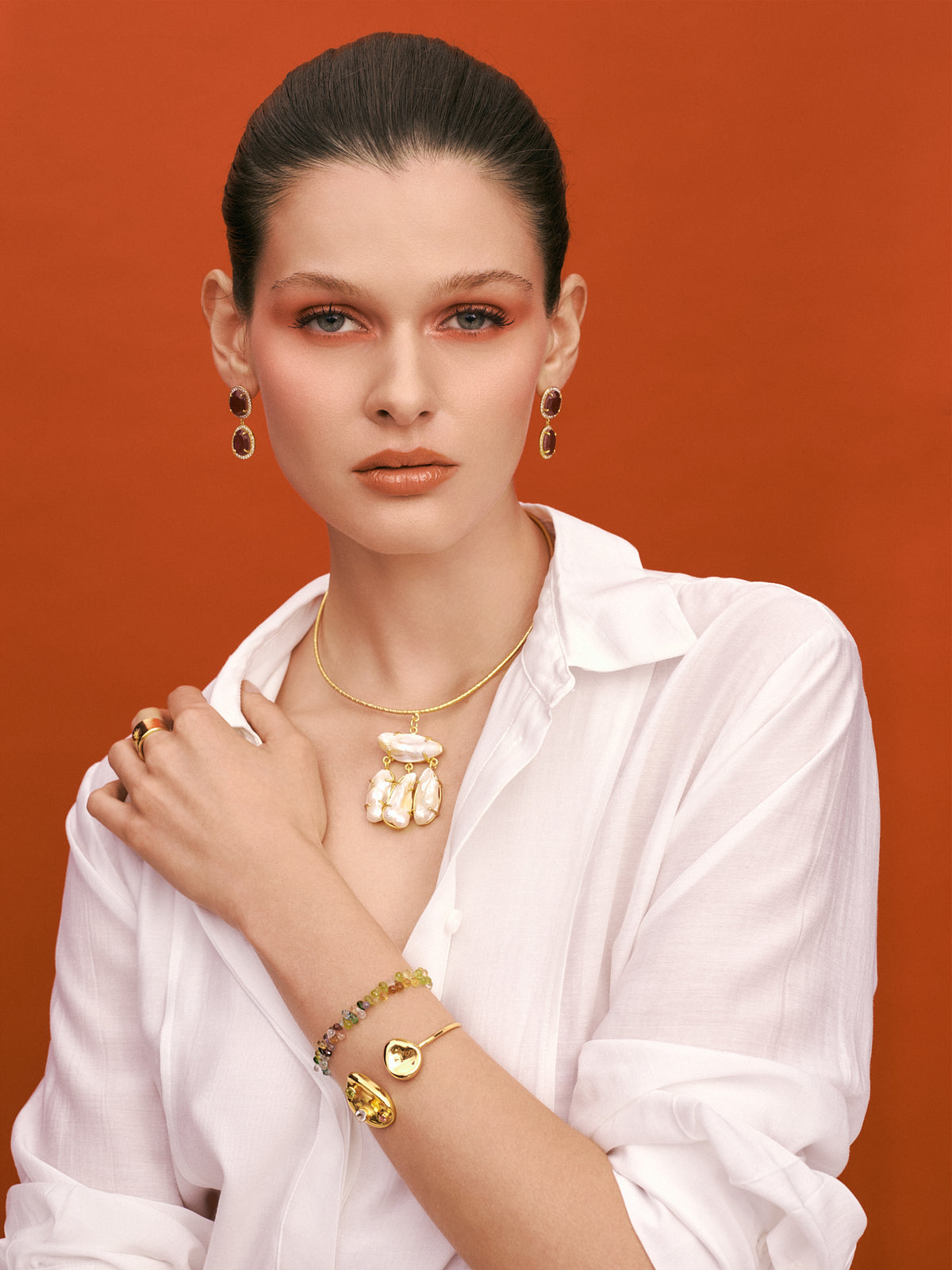 Collier plastron torque et Perles Baroques pendantes - Temple